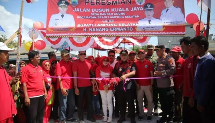 Bupati Lamsel Resmikan Jalan Cor Beton Dusun Kuala Jaya Kec. Sragi, Mimpi Warga Akhirnya Terwujud