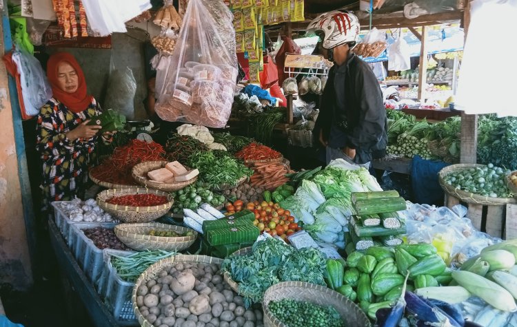 Jelang Lebaran, Harga Daging dan Sembako di Pasar Inpres Kalianda Masih Stabil