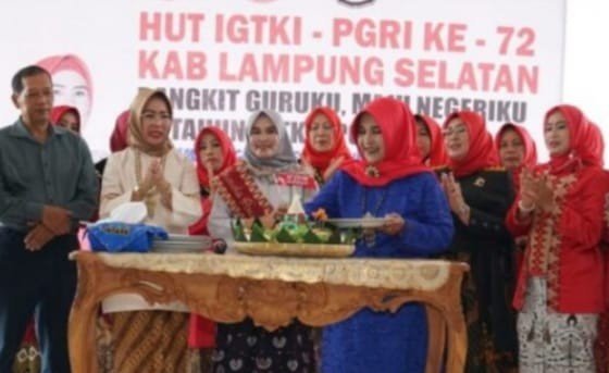 HUT IGTKI Ke-72 Lampung Selatan Hj. Winarni Ajak Guru Swasembada Sekolah