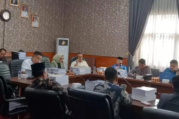 Banggar DPRD Lampung Selatan Hentikan Sementara Pembahasan RAPBD 2026, TAPD Diminta Beberkan Postur Anggaran Secara Transparan