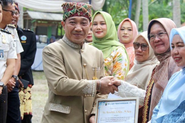 Dari UMKM hingga Jurnalis, 13 Wanita Helau Lampung Selatan Diganjar Penghargaan di Hari Kartini 2026