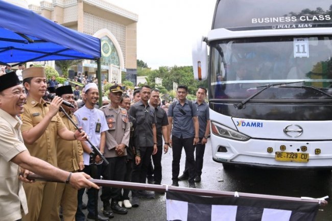413 Jemaah Calon Haji Lampung Selatan Diberangkatkan
