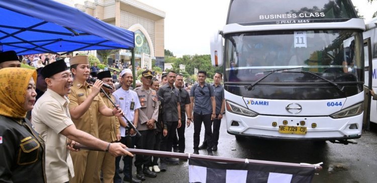 413 Jemaah Calon Haji Lampung Selatan Diberangkatkan