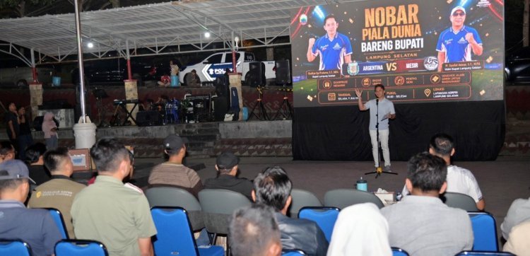 UMKM Raup Berkah dari Nobar Piala Dunia, Bupati Egi: Gema HELAU Gerakkan Ekonomi Rakyat dan Perkuat Gotong Royong