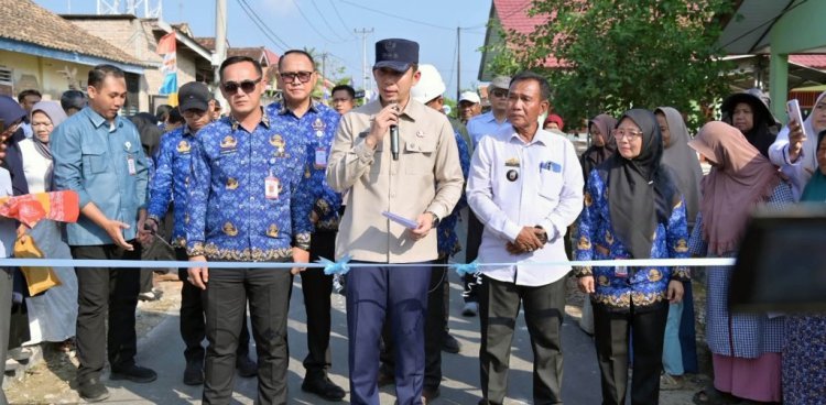 Resmikan Dua Ruas Jalan di Ketapang, Bupati Egi Dorong Konektivitas dan Pertumbuhan Ekonomi Desa